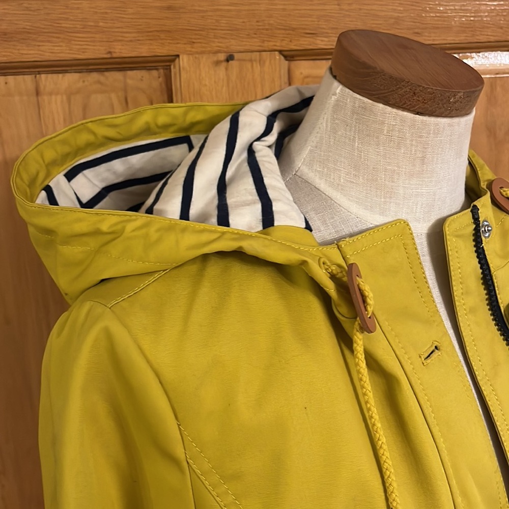 Talbots raincoat - Picture 2 of 9